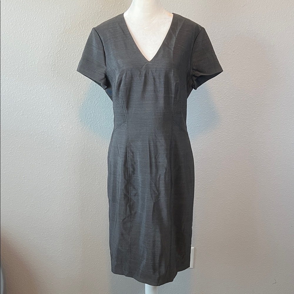 Boss Vneck Business Casual Pencil Dress Gray Pindot Size 8